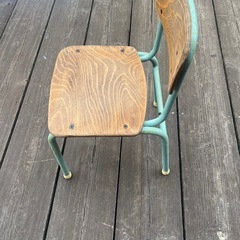 小学校の椅子の画像
