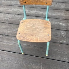 小学校の椅子