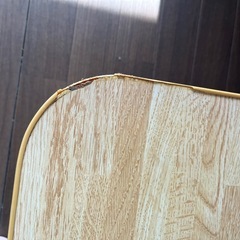 折りたたみテーブルの画像