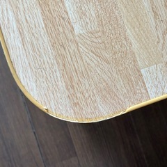折りたたみテーブルの画像