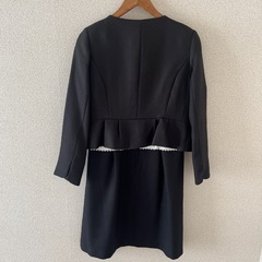 🌸卒業・入学シーズンに活躍　黒ワンピーススーツの画像