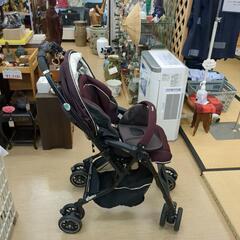 コンビ✨ベビーカー✨エンジ色✨Combi  折り畳みタイプ✨乳母車【浜村鹿野温泉ICから3分 買取本舗、 宮本リサイクル 営業時間9～19時 定休日水曜のみ←連絡できませんm(_ _)m】の画像