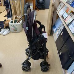 コンビ✨ベビーカー✨エンジ色✨Combi  折り畳みタイプ✨乳母車【浜村鹿野温泉ICから3分 買取本舗、 宮本リサイクル 営業時間9～19時 定休日水曜のみ←連絡できませんm(_ _)m】の画像