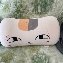 ニャンコ先生の背もたれクッション？枕？の画像