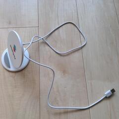 スマホホルダー兼充電器の画像
