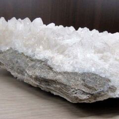 鑑賞石 詳細不明 水晶 クラスター 重量 約1.6kg オブジェ インテリア 置物 現状品 苫小牧西店の画像