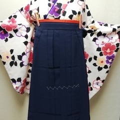 女子袴　M 紺色無地ユーズド美品　の画像