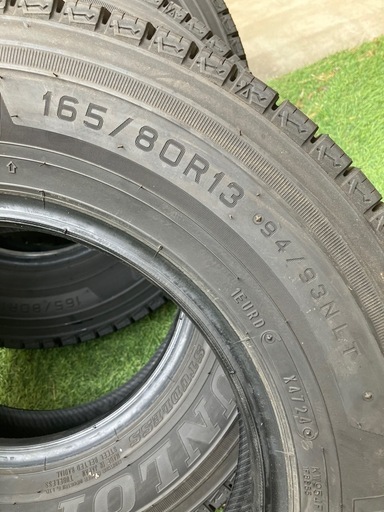 ほぼ新品に近いです。ダンロップ　冬タイヤ　