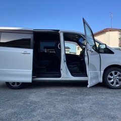 8人乗り☆月々1.2万円〜分割払い可❗️車検2年付き！大人気☆日産 セレナ ハイウェイスター☆SDナビ☆走行中DVD見れます☆ETC☆便利なバックカメラ☆ドラレコ付きのフル装備☆両側電動スライドドア☆クルーズコントロール搭載☆ウィンカーミラー☆フル装備☆事故修復歴無し☆車内広々三列シート‼️の画像