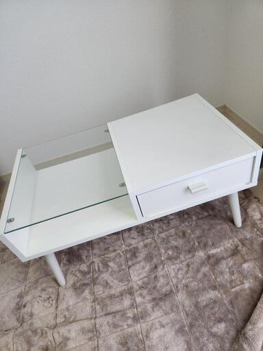 美品 ホワイト  ガラスローテーブル
