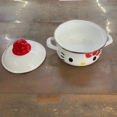 　未使用品　ハローキティ　ホーロー鍋　の画像