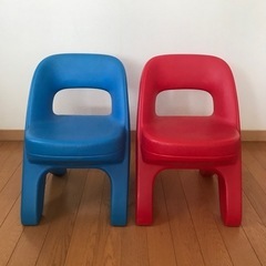 STEP2の子供用机と椅子2脚セットの画像