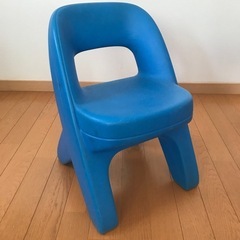 STEP2の子供用机と椅子2脚セットの画像