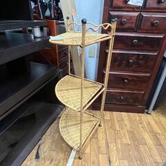 【リサイクルショップどりーむ鹿大前店】No.920　コーナーラック　昭和レトロ　アンティーク　掘り出し物　お買い得品の画像