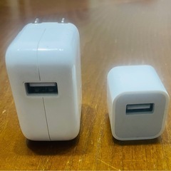 ELECOM　エレコム コンセント 3USBタップ充電器 ＆ USB typeＡto Lightningケーブル２本 ＆　USB typeＡto type C１本 の画像