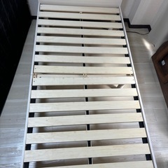 シングルベッド、マットレス付きの画像