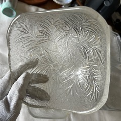 お皿　4個セット　透明　四角　葉っぱの画像