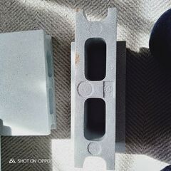 中古　発泡スチロール製レンガ　4個セットの画像