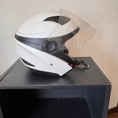 ZEUS  ホワイト　ヘルメットの画像