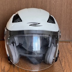 ZEUS  ホワイト　ヘルメット