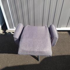 リクライニングできるイスの画像