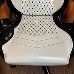 noblechairs EPIC ゲーミングチェア NBL-PU-WHT-002の画像