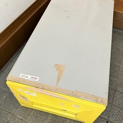 【受け渡し予定者決定】スチールのケース