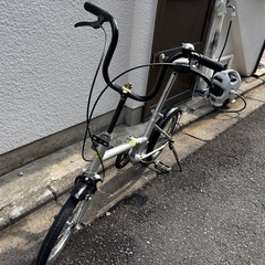 折りたたみ自転車の画像
