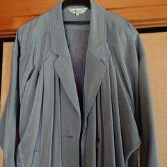 【一旦お休み】グレー ラグランスリーブのコートの画像