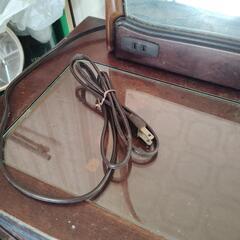 ドレッサー　椅子付き　コンセント付き　引き出し付き　鏡外して車庫の中にでも　バックするのに便利では。下の台は工具入れなどにの画像