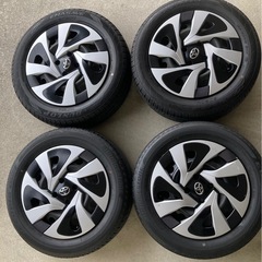 トヨタ　アクアタイヤ、2本新品、純正 ホイールカバー