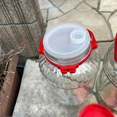 梅干し　梅酒　果実酒ビンの画像