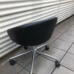 デスクチェア★ブラック★オシャレ★ローラー付きの画像