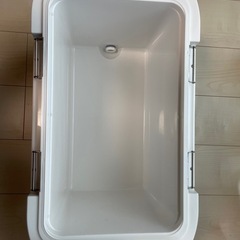 シマノ クーラボックス NF-322V フィクセル ベイシス 22L ホワイトの画像