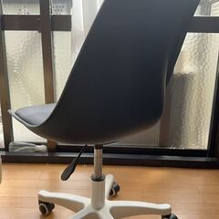 回転椅子の画像