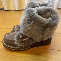 値下げ‼️ファー付きブーツの画像