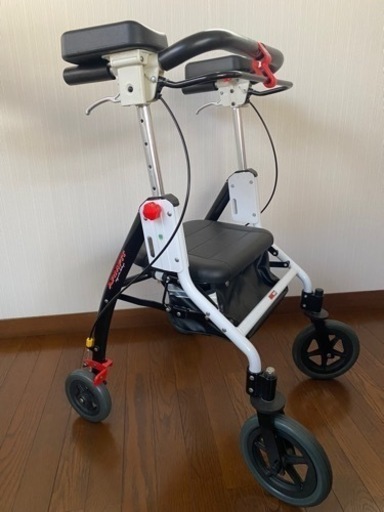 ユーバ産業 アームフィット 肘置き付 歩行器 四輪歩行車 シルバーカー