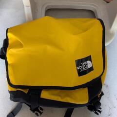 ノースフェイスメッセンジャーバッグ