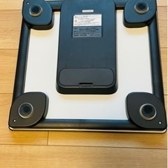 オムロン 体重体組成計 HBF-226-R 値引き中！の画像