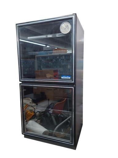 【売ります】TOYO　LIVING　オートドライ　除湿庫