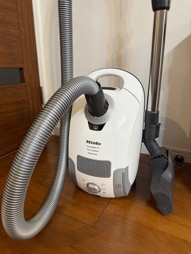 Miele ミーレ 高性能 紙パック式 掃除機 Compact C1 SCAO 3 W Pure Suction