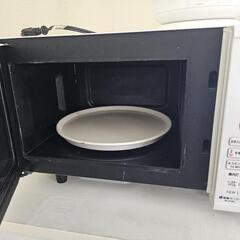 電子レンジとケトルの画像