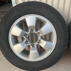 ハイエースなど　スタッドレス215/65/16 2017 32週　7jj +30
の画像