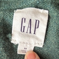 Gapロゴインターシャ クルーネックセーター　メンズニットの画像