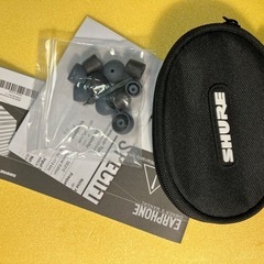 【数回使用のみ】SHURE SE215高遮音性イヤホン（amazon¥14.000の品）の画像