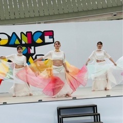 着物で踊るファンベールの画像
