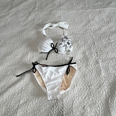 ホワイト 花柄プリント ビキニ水着ひもパンツ　沖縄　ハワイ　旅行...
