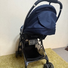 combiベビーカー
の画像