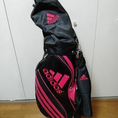 adidasゴルフバックの画像