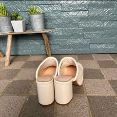 MuMu & Co. オフホワイト ミュール 約8cmヒール　Mサイズの画像